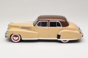 Cadillac Fleetwood Series 60 Special ベージュ MCG 1:18 MCG18656 メタル - 画像 3/6