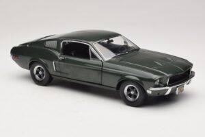 Ford Mustang GT Bullitt スティーブ・マックイーン フィギュア付き Greenlight 1:18 12885 メタル - 画像 6/8