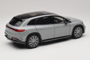 Mercedes EQS SUV X296 Manufaktur Alpine Grey NZG 1:18 B66960591 メタル - 画像 3/8