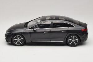 Mercedes EQE V295 Graphite Grey Magno NZG 1:18 B66961108 メタル - 画像 3/8