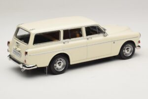 Volvo Amazon ワゴン Pearl White Norev 1:18 188750 メタル - 画像 2/6