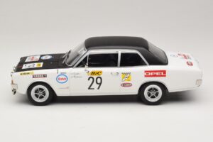 Opel Commodore A #29 J-L. Clarr / J-P. Peyroux Tour de France Automobile 1971 MCG 1:18 MCG18562R メタル - 画像 3/6