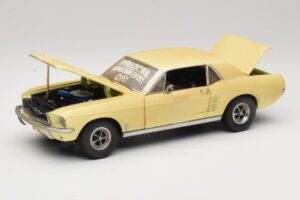 Ford Mustang Coupe イエロー The Walking Dead Greenlight 1:18 12958 メタル - 画像 2/8