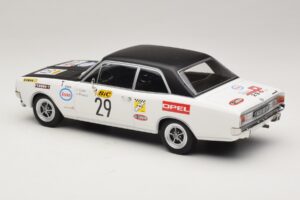Opel Commodore A #29 J-L. Clarr / J-P. Peyroux Tour de France Automobile 1971 MCG 1:18 MCG18562R メタル - 画像 5/6