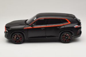 BMW XM G09 Matt Black Minichamps 1:18 110023301 メタル - 画像 4/8