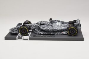 Alfa Romeo Orlen C42 R. Kubica Testing Barcelona 2022 Minichamps 1:18 117229988 レジン - 画像 3/7