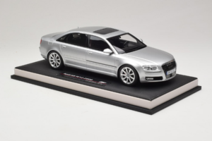 Audi A8 D3 W12 Ice Silver Metallic MotorHelix 1:18 MH030ISM レジン - 画像 4/7