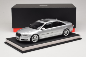 Audi A8 D3 W12 Ice Silver Metallic MotorHelix 1:18 MH030ISM レジン - 画像 7/7
