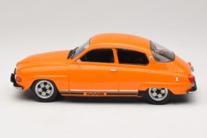 Saab 96 V4 オレンジ MCG 1:18 MCG18654 メタル - 画像 3/6
