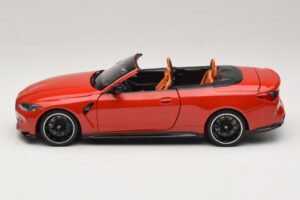 BMW M4 G83 カブリオレ Red Metallic Minichamps 1:18 110021030 メタル - 画像 4/8