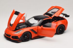 Chevrolet Corvette C7 ZR1 レッド IXO 1:18 U18RDC001-FO メタル - 画像 2/8