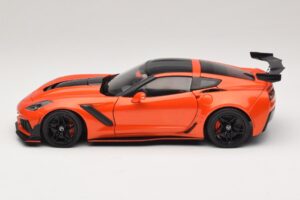 Chevrolet Corvette C7 ZR1 レッド IXO 1:18 U18RDC001-FO メタル - 画像 4/8