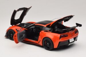 Chevrolet Corvette C7 ZR1 レッド IXO 1:18 U18RDC001-FO メタル - 画像 5/8