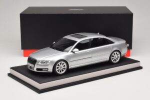 Audi A8 D3 W12 Ice Silver Metallic MotorHelix 1:18 MH030ISM レジン - 画像 7/7
