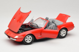 Ferrari 365 GTS/4 Spider レッド Techno Giodi 1:18 40028-P1 メタル - 画像 2/8