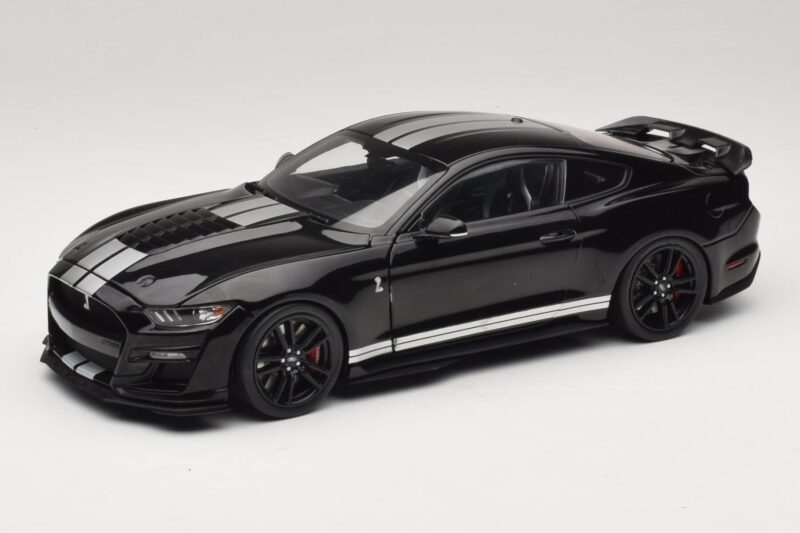 Ford Mustang Shelby GT500 S550 ブラック IXO 1:18 U18RDC002-FO メタル
