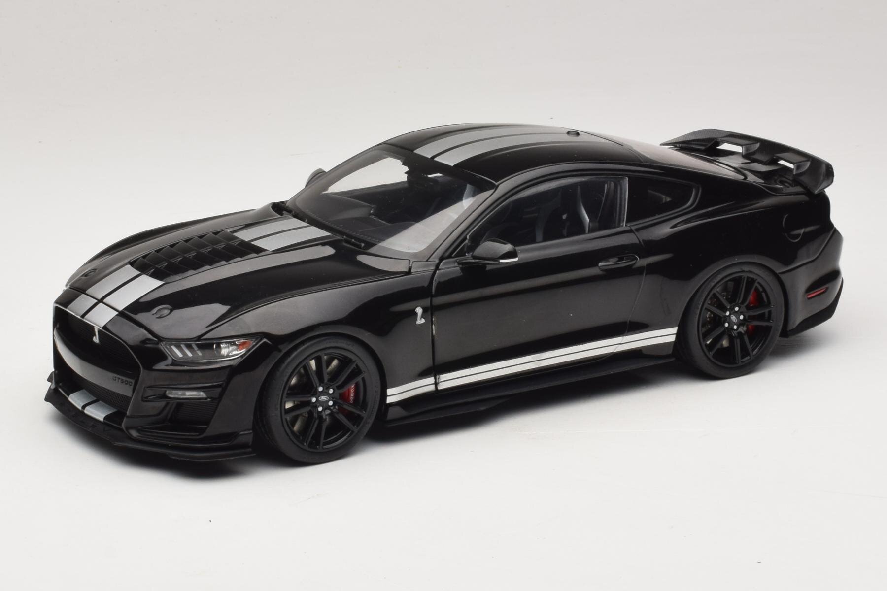 フォード マスタング シェルビーGT500 黒 1:18