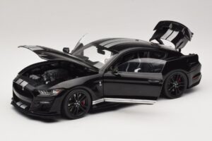 Ford Mustang Shelby GT500 S550 ブラック IXO 1:18 U18RDC002-FO メタル - 画像 2/8