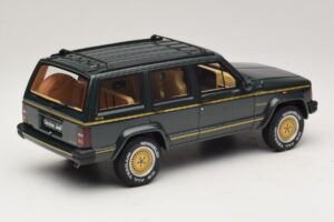 Jeep Cherokee XJ Limited Dark Hunter Green Otto 1:18 OT1340 レジン - 画像 2/6