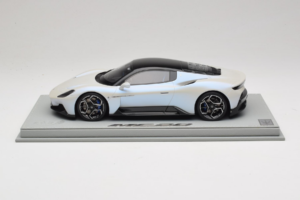 Maserati MC20 Bianco Audace BBR 1:18 P18191AMAS レジン