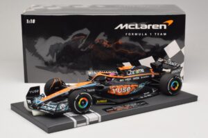 McLaren MCL36 #3 D. Ricciardo Abu Dhabi GP 2022 Minichamps 1:18 537224003 レジン - 画像 7/7