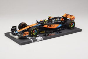 McLaren MCL60 #4 L. Norris 2nd Place Hungarian GP 2023 Minichamps 1:18 537233004 レジン