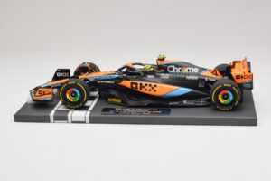 McLaren MCL60 #4 L. Norris 2nd Place Hungarian GP 2023 Minichamps 1:18 537233004 レジン - 画像 3/7