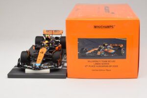 McLaren MCL60 #4 L. Norris 2nd Place Hungarian GP 2023 Minichamps 1:18 537233004 レジン - 画像 6/7