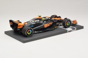 McLaren MCL60 #4 L. Norris 2nd Place Japanese GP 2023 Minichamps 1:18 537233504 レジン - 画像 2/7