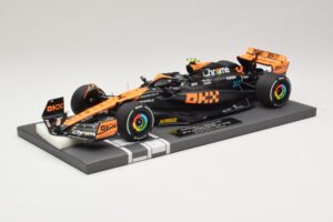 McLaren MCL60 #4 L. Norris 2nd Place Singapore GP 2023 Minichamps 1:18 537233404 レジン