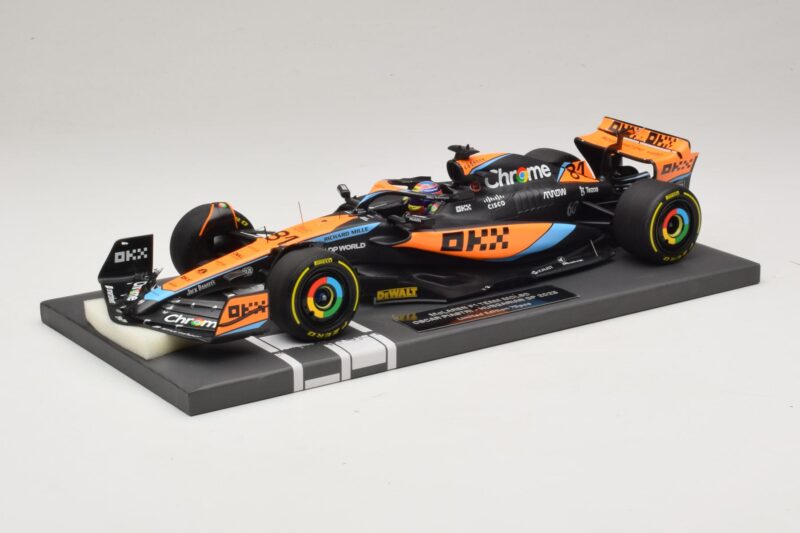 McLaren MCL60 #81 O. Piastri Hungarian GP 2023 Minichamps 1:18 537233081 レジン