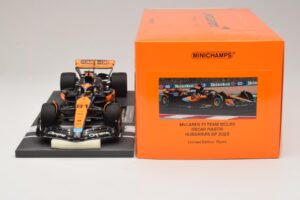 McLaren MCL60 #81 O. Piastri Hungarian GP 2023 Minichamps 1:18 537233081 レジン - 画像 6/7