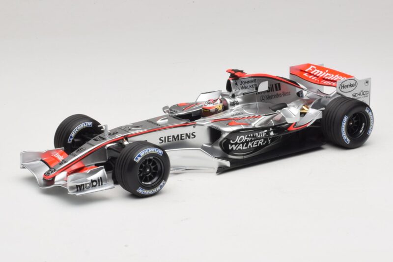 McLaren MP4/21 #3 K. Raikkonen 2006 Minichamps 1:18 530061803 レジン