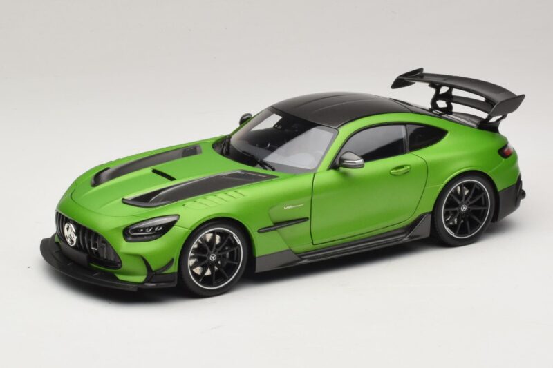 Mercedes AMG GT Black Series C190 Matt Green Metallic Minichamps 1:18 110032022 メタル
