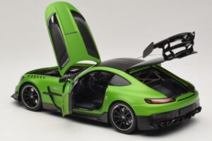 Mercedes AMG GT Black Series C190 Matt Green Metallic Minichamps 1:18 110032022 メタル - 画像 5/8