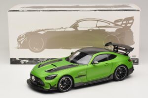 Mercedes AMG GT Black Series C190 Matt Green Metallic Minichamps 1:18 110032022 メタル - 画像 8/8