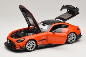Mercedes AMG GT Black Series C190 オレンジ シルバーホイール付き Minichamps 1:18 110032024 メタル - 画像 2/8