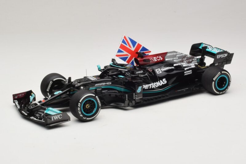 Mercedes AMG Petronas W12 E Performance L. Hamilton Winner British GP 2021 Minichamps 1:18 110211144 レジン