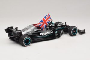 Mercedes AMG Petronas W12 E Performance L. Hamilton Winner British GP 2021 Minichamps 1:18 110211144 レジン - 画像 2/7