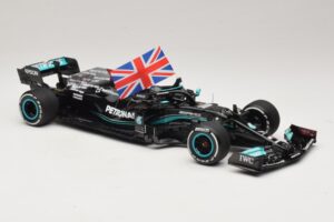 Mercedes AMG Petronas W12 E Performance L. Hamilton Winner British GP 2021 Minichamps 1:18 110211144 レジン - 画像 4/7