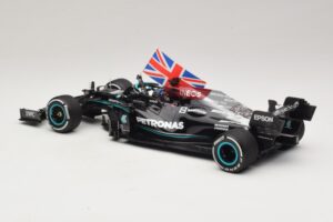 Mercedes AMG Petronas W12 E Performance L. Hamilton Winner British GP 2021 Minichamps 1:18 110211144 レジン - 画像 5/7