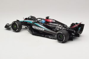 Mercedes AMG Petronas W15 E Performance G. Russell 2024 Minichamps 1:18 110240163 レジン - 画像 5/7