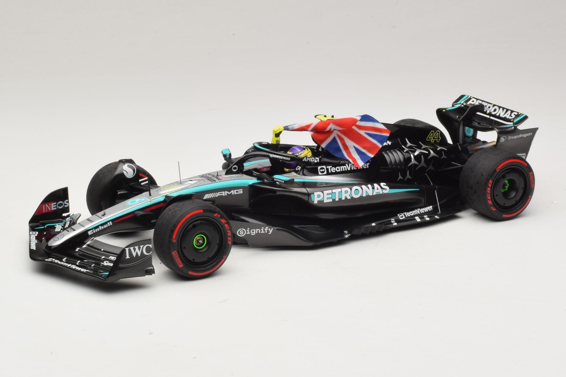 Minichamps Mercedes W15 L.Hamilton British GP 2024 1:18