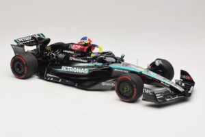 Mercedes AMG Petronas W15 E Performance L. Hamilton Winner British GP 2024 Minichamps 1:18 110241244 レジン - 画像 4/7