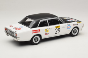 Opel Commodore A #29 J-L. Clarr / J-P. Peyroux Tour de France Automobile 1971 MCG 1:18 MCG18562R メタル - 画像 2/6