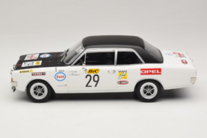 Opel Commodore A #29 J-L. Clarr / J-P. Peyroux Tour de France Automobile 1971 MCG 1:18 MCG18562R メタル - 画像 3/6