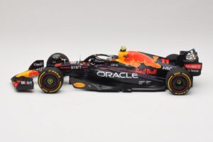 Oracle Red Bull Racing RB18 S. Perez Winner Monaco GP 2022 Minichamps 1:18 110220711 レジン - 画像 3/7