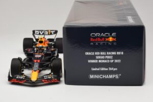 Oracle Red Bull Racing RB18 S. Perez Winner Monaco GP 2022 Minichamps 1:18 110220711 レジン - 画像 6/7