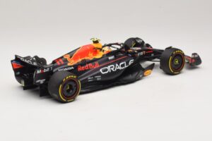 Oracle Red Bull Racing RB19 S. Perez Abu Dhabi GP 2023 Minichamps 1:18 110232311 レジン - 画像 2/7