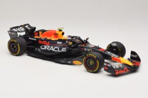 Oracle Red Bull Racing RB19 S. Perez Abu Dhabi GP 2023 Minichamps 1:18 110232311 レジン - 画像 4/7